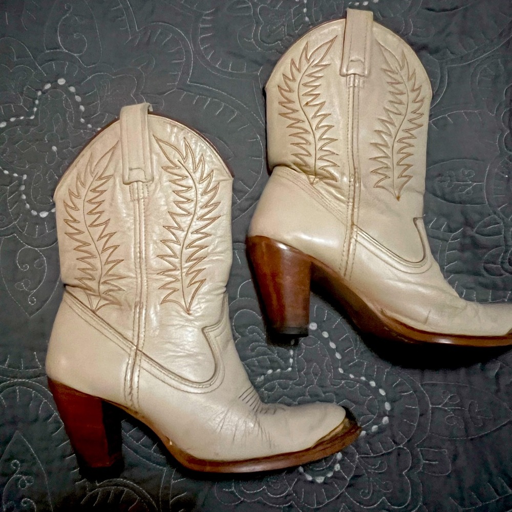 Vintage Acme cowboy boots